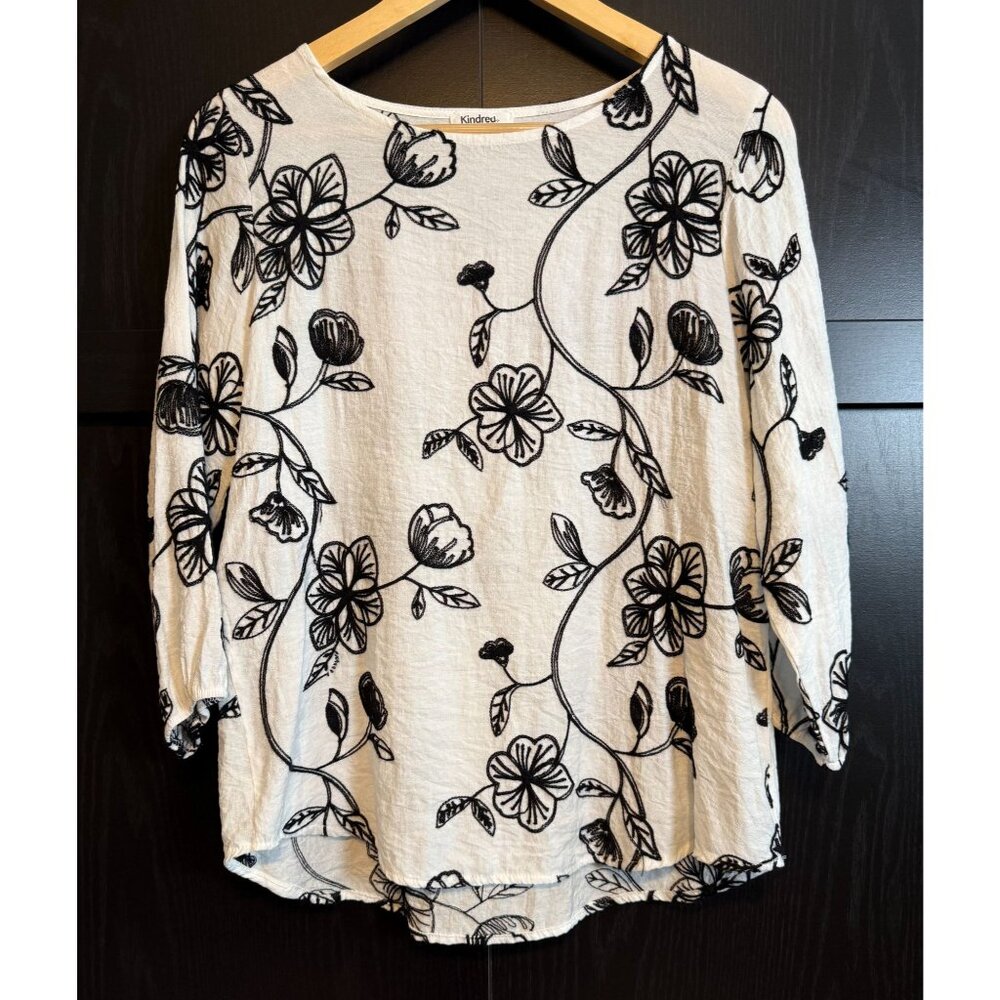 Kindred Anthropologie Embroidered Floral Peasant Blouse Medium 3/4 Sleeve Boho